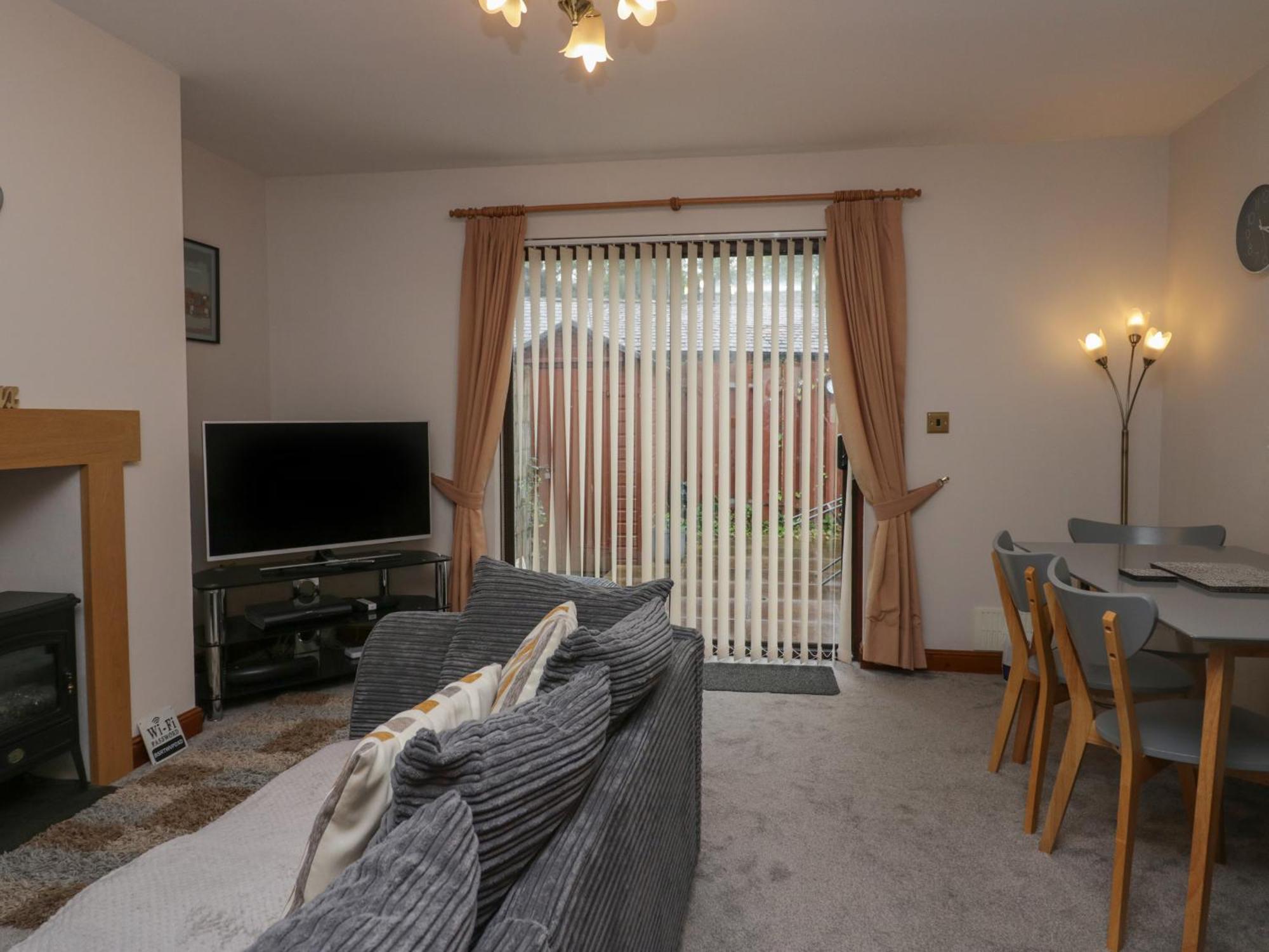 The Laurels Villa Ulverston Exterior photo